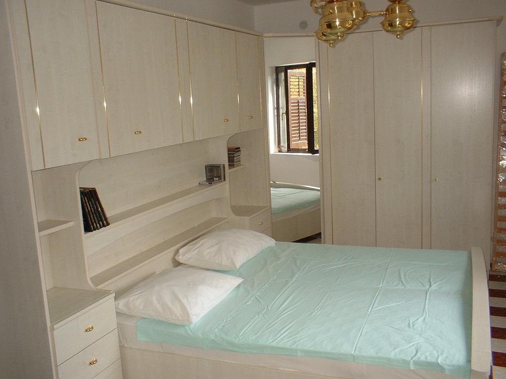 Apartment Dobrinj 1 Экстерьер фото